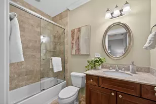 924 W Roscoe St, Chicago, IL 60657 - Photo 43