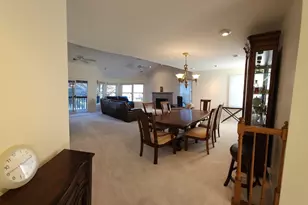 225 Willow Pkwy, Buffalo Grove, IL 60089 - Photo 5