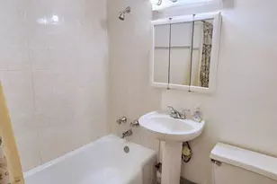 2606 W Balmoral Ave, Chicago, IL 60625 - Photo 9