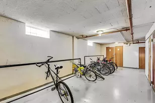 2606 W Balmoral Ave, Chicago, IL 60625 - Photo 11