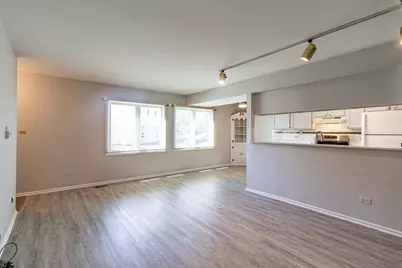 414 Inverrary Lane #414, Deerfield, IL 60015 - Photo 5