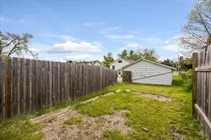 274 Kossuth St, South Elgin, IL 60177 - Photo 17