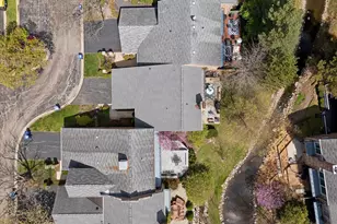 39 The Ct Of Cobblestone Ct, Northbrook, IL 60062 - Photo 37