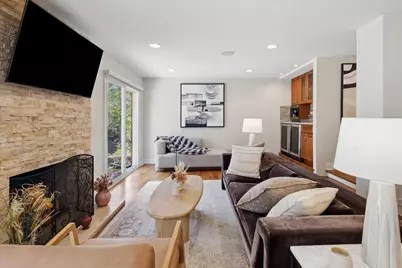 39 The Court Of Cobblestone Court, Northbrook, IL 60062 - Photo 5
