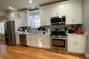 8136 S Luella Ave, Chicago, IL 60617 - Photo 9