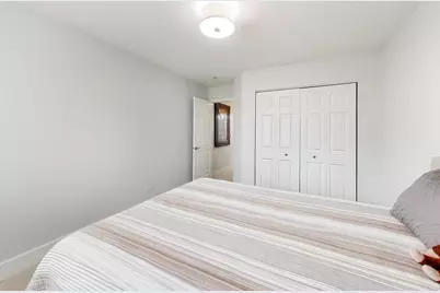 437 N Crooked Lake Lane, Lindenhurst, IL 60046 - Photo 29