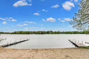 437 N Crooked Lake Ln, Lindenhurst, IL 60046 - Photo 47