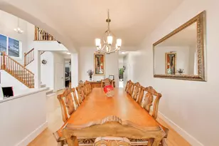 437 N Crooked Lake Ln, Lindenhurst, IL 60046 - Photo 9