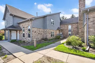 43 Foxcroft Rd, Naperville, IL 60565 - Photo 1