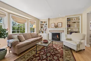 346 Lagoon Dr, Northfield, IL 60093 - Photo 5