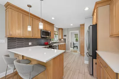 346 Lagoon Drive, Northfield, IL 60093 - Photo 11