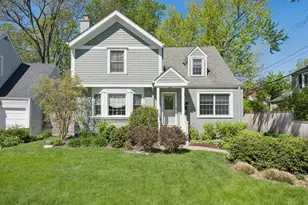 346 Lagoon Dr, Northfield, IL 60093 - Photo 1
