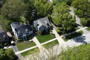 346 Lagoon Dr, Northfield, IL 60093 - Photo 33