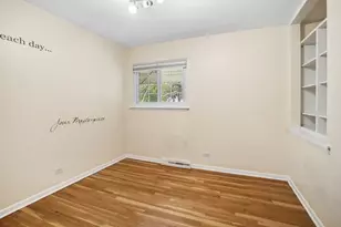 1062 E Williams Dr, Palatine, IL 60074 - Photo 11