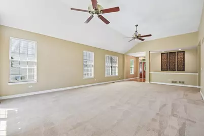 2261 Creekwood Drive, Mundelein, IL 60060 - Photo 3