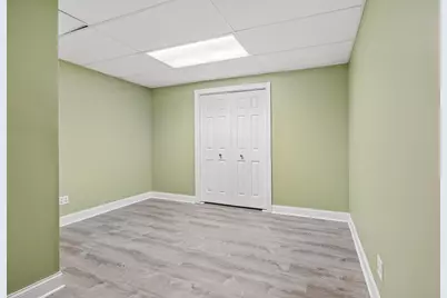 2261 Creekwood Drive, Mundelein, IL 60060 - Photo 19