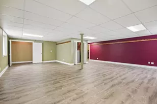 2261 Creekwood Dr, Mundelein, IL 60060 - Photo 17