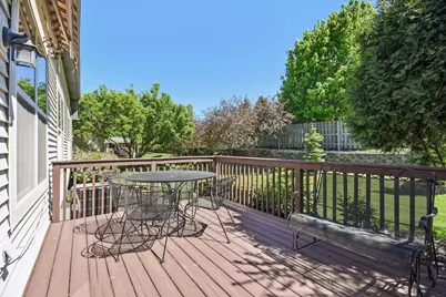 2261 Creekwood Drive, Mundelein, IL 60060 - Photo 23