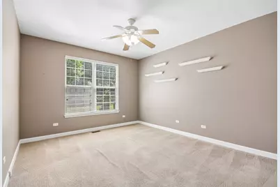 2261 Creekwood Drive, Mundelein, IL 60060 - Photo 13