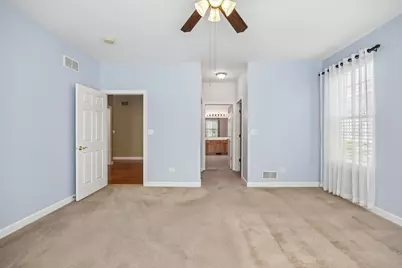 2261 Creekwood Drive, Mundelein, IL 60060 - Photo 11