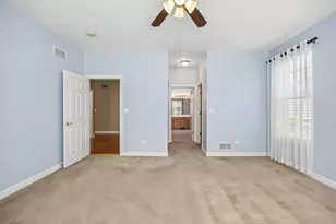 2261 Creekwood Dr, Mundelein, IL 60060 - Photo 11