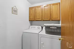 196 E 1st St, Manteno, IL 60950 - Photo 21