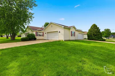 196 E First Street, Manteno, IL 60950 - Photo 1