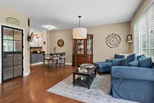 30404 Fowler Cir, Warrenville, IL 60555 - Photo 7