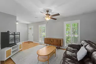 405 Carriage Hill Rd, Naperville, IL 60565 - Photo 5