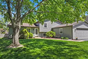 405 Carriage Hill Rd, Naperville, IL 60565 - Photo 1