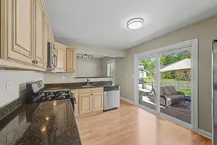 405 Carriage Hill Rd, Naperville, IL 60565 - Photo 11