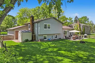405 Carriage Hill Rd, Naperville, IL 60565 - Photo 27