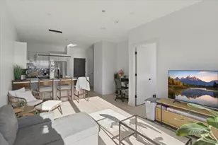 948 W Sunnyside Ave, Chicago, IL 60640 - Photo 3
