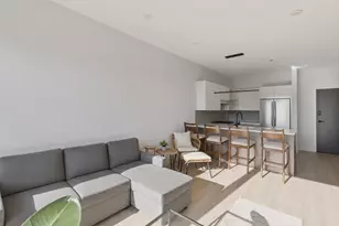 948 W Sunnyside Ave, Chicago, IL 60640 - Photo 5