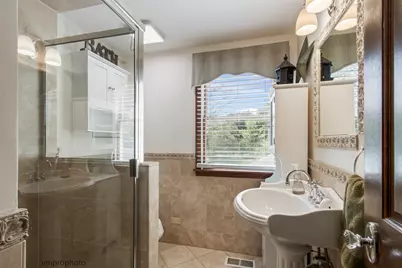 636 N Hickory Avenue, Arlington Heights, IL 60004 - Photo 23