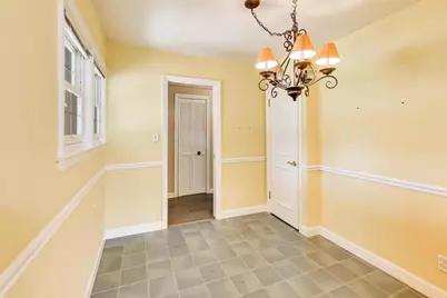 610 S Nawata Avenue, Mount Prospect, IL 60056 - Photo 9