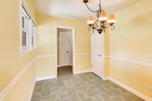 610 S Na Wa Ta Ave, Mount Prospect, IL 60056 - Photo 9
