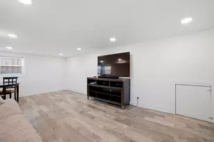 922 Glenlake Ave, Park Ridge, IL 60068 - Photo 23