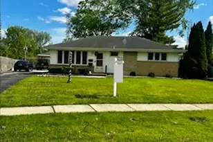 15W425 Victory Pkwy, Elmhurst, IL 60126 - Photo 1