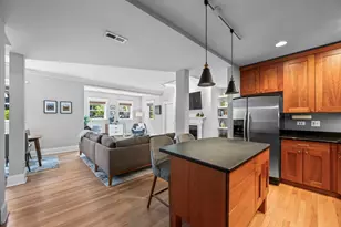 1504 W Cullom Ave, Chicago, IL 60613 - Photo 5