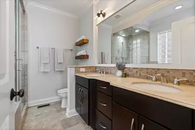 831 W Buckingham Place #1, Chicago, IL 60657 - Photo 15