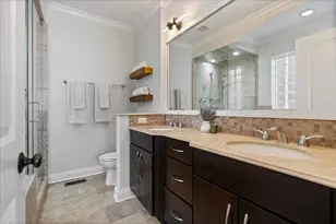 831 W Buckingham Pl, Chicago, IL 60657 - Photo 15