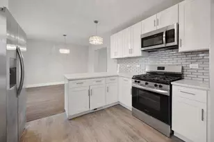 8435 S Cregier Ave, Chicago, IL 60617 - Photo 11