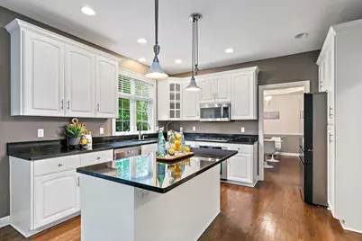 40W017 Carl Sandburg Road, Saint Charles, IL 60175 - Photo 9