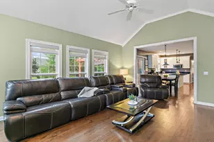 40W017 Carl Sandburg Rd, Saint Charles, IL 60175 - Photo 13