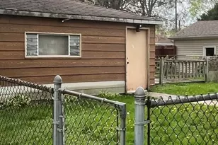 1127 W 123rd St, Calumet Park, IL 60827 - Photo 3