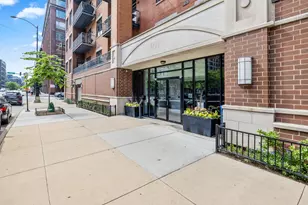 560 W Fulton St, Chicago, IL 60661 - Photo 21