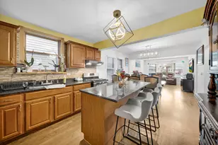 4918 W Winnemac Ave, Chicago, IL 60630 - Photo 9