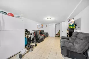 4918 W Winnemac Ave, Chicago, IL 60630 - Photo 17