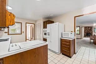1049 Martingale Dr, Bartlett, IL 60103 - Photo 15